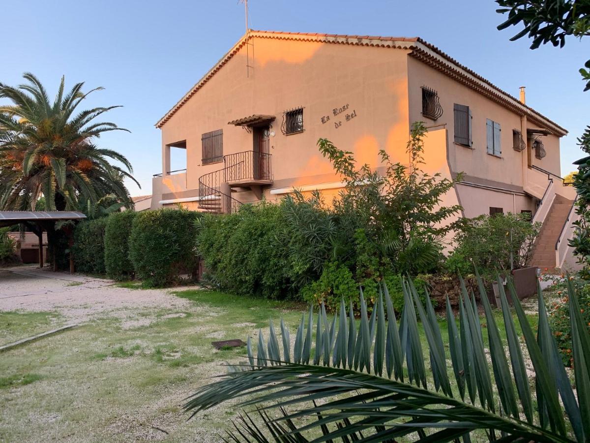 Rose De Sel Apartment Hyeres Bagian luar foto