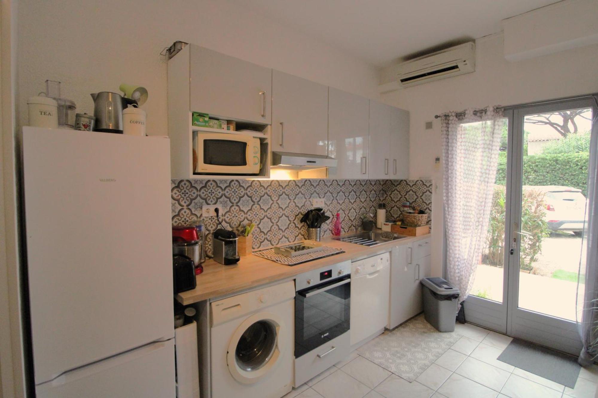Rose De Sel Apartment Hyeres Bagian luar foto